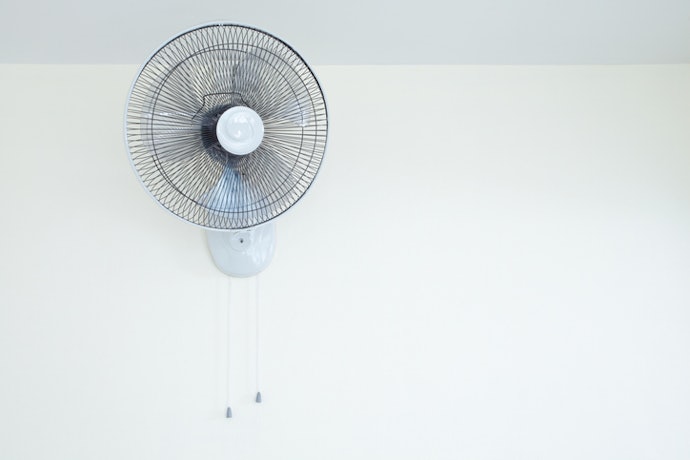 Quer Direcionar o Vento sem Ocupar Espaço no Chão? Prefira um Ventilador de Parede