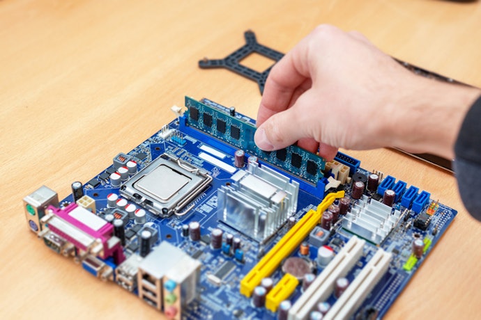 Se Quer Bom Desempenho e Economia, Opte por uma Placa-Mãe com SSD SATA