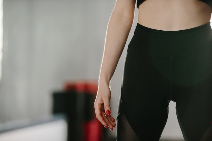 Quer Se Sentir Segura e Modelar a Cintura? Aposte em Leggings de Cós Alto