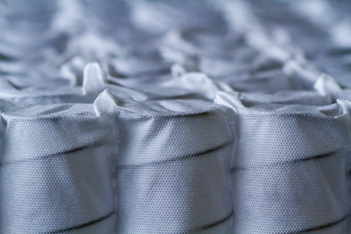 Colchão de Molas Ensacadas: Ótimo para Casais, Pois Não Reverbera Movimentos e é Macio!