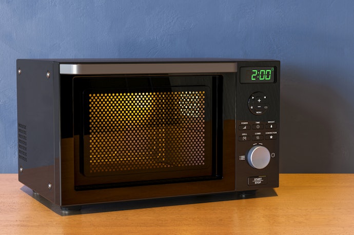 Para Esquentar Porções Individuais sem Gastar Energia Extra, Escolha Micro-Ondas de 700W