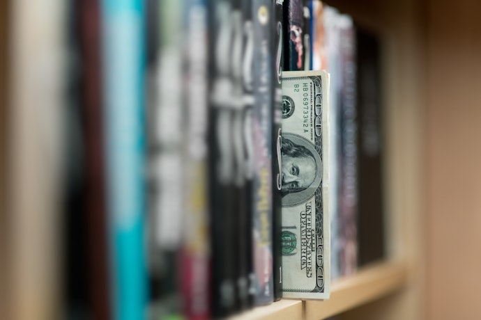 Livros Contemporâneos Retratam a Realidade Econômica no Presente