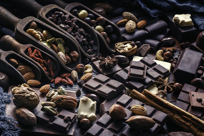 Não Está Acostumado ao Amargor? Prefira Chocolates Amargos com Frutas ou Sementes ou 40%