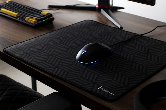 Joga Jogos de Tiro Tático como Counter-Strike? Escolha um Mouse Pad Control