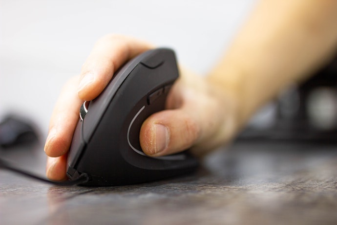 Para Aliviar Dores no Pulso e no Antebraço, Prefira Mouse Gamer Vertical ou Ergonômico