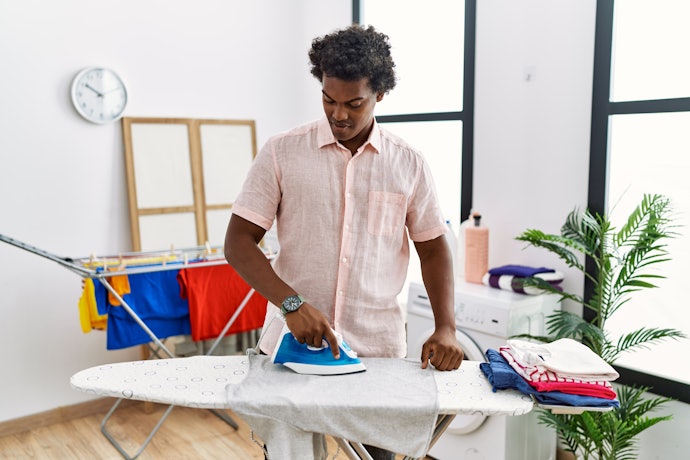 Quer uma Tábua de Passar Roupa Leve? Opte por um Modelo de Ferro