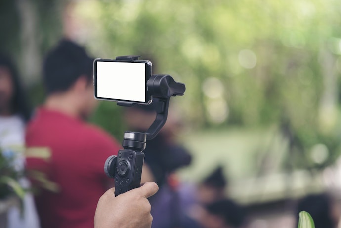 Para Ter um Bom Tempo de Filmagem, Opte por Estabilizadores com Autonomia de 8 h ou Mais
