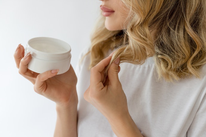 Para Cabelos Ondulados, Opte por Produtos com Extratos Botânicos, Pantenol e Proteínas Leves