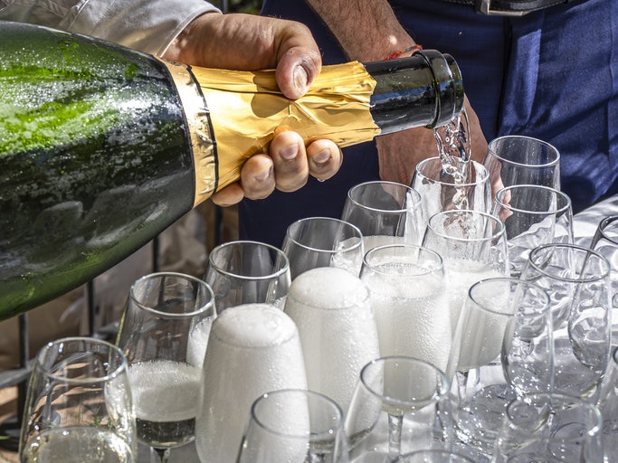 Para Festas com Muitas Pessoas, Prefira um Espumante na Garrafa de 1500 ml