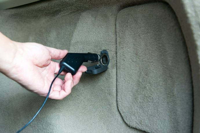 Para Não Depender de Recargas Frequentes, Escolha Modelos com Conector Veicular 12 V