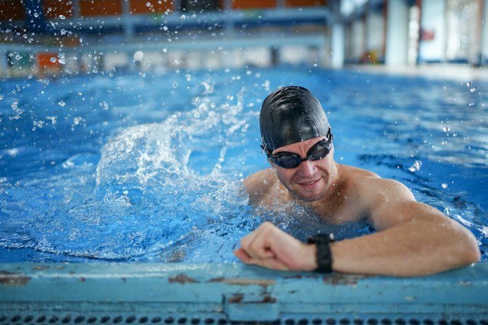 É Triatleta ou Nadador? Opte por Relógio com Resistência à Água e Métricas de Natação