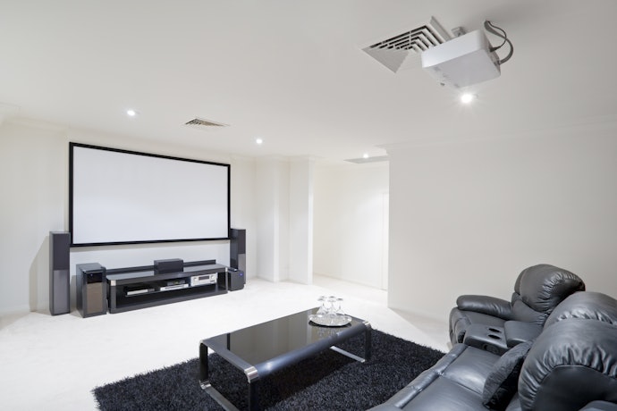 Tela de Projeção Fixa: com Moldura Discreta, Perfeita para Casa