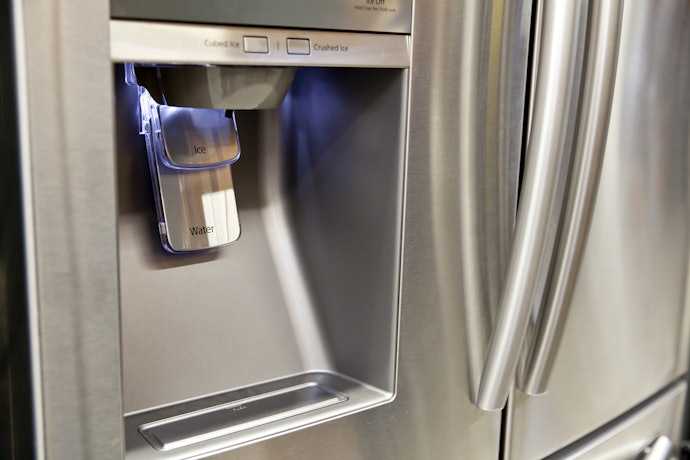 Dispenser de Água e Gelo: Mais Comodidade e Economia