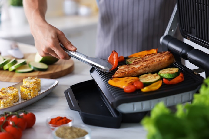 Para Grelhar Carnes e Legumes, Prefira uma Sanduicheira Grill