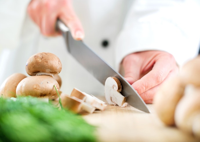Faca do Chef e Santoku São Versáteis e Servem para Todos os Tipos de Cortes