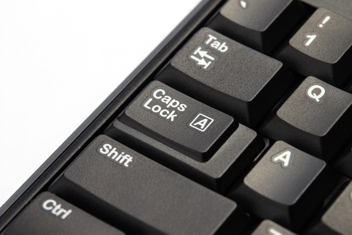 Para Evitar Erros de Digitação, Escolha Teclados com Indicação de Caps Lock Ativo