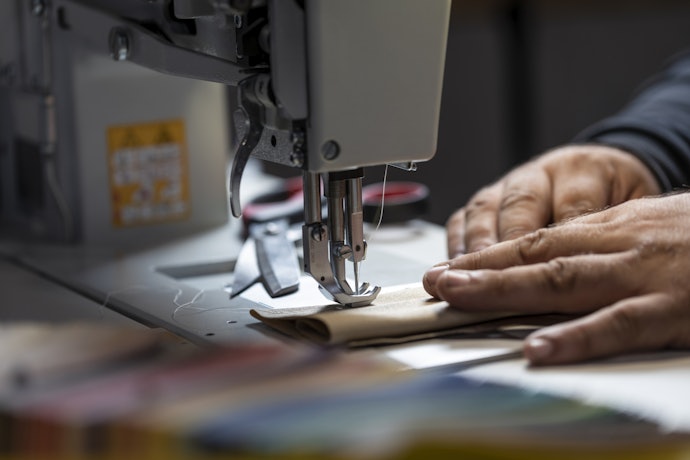 Máquina de Costura Industrial Reta: Para Costurar Diversos Tecidos