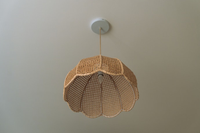 Gosta de Iluminação Decorativa? Opte pela Luminária de Teto para Lâmpada Vela ou Cápsula