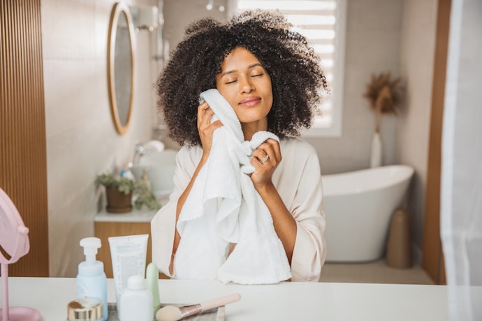 Para Limpar a Pele Seca sem Ressecar, Opte por uma Loção de Limpeza Facial com Pantenol