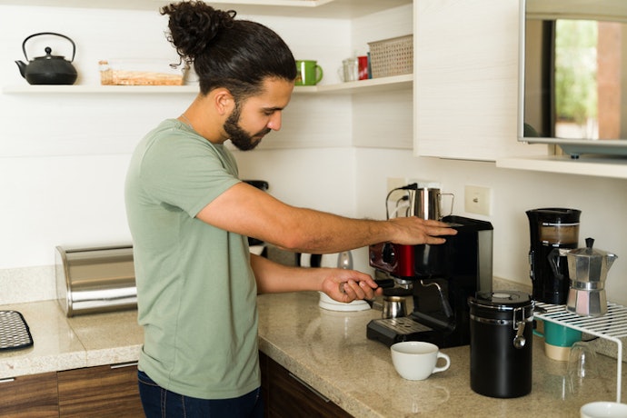 Se Busca Equilíbrio entre Controle e Facilidade, Opte por uma Cafeteira Expresso Semi-automática
