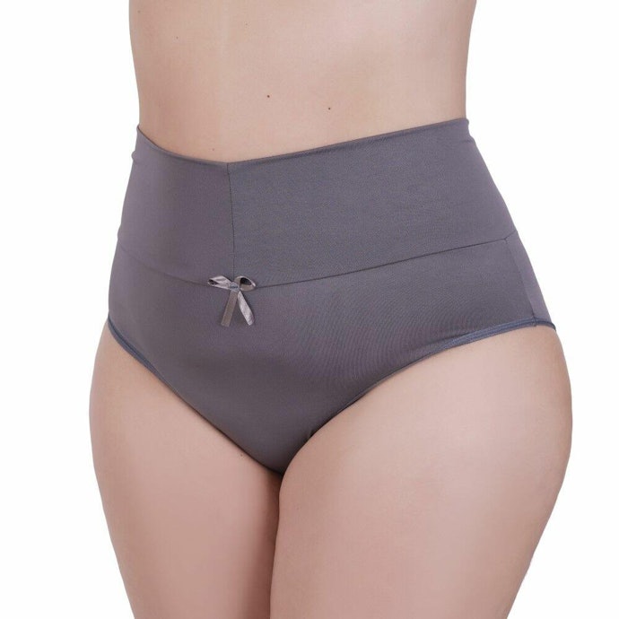 Calcinha Hot Pant: Modelagem Cós Alto com Estilo Retrô