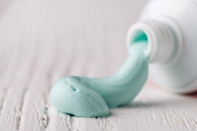 Se Prefere um Sabor Suave, Evite Fórmulas com Fluoreto de Estanho