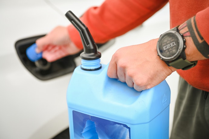 Se o Seu Carro Tem Bocal de Abastecimento Capless, Prefira uma Embalagem com Aplicador