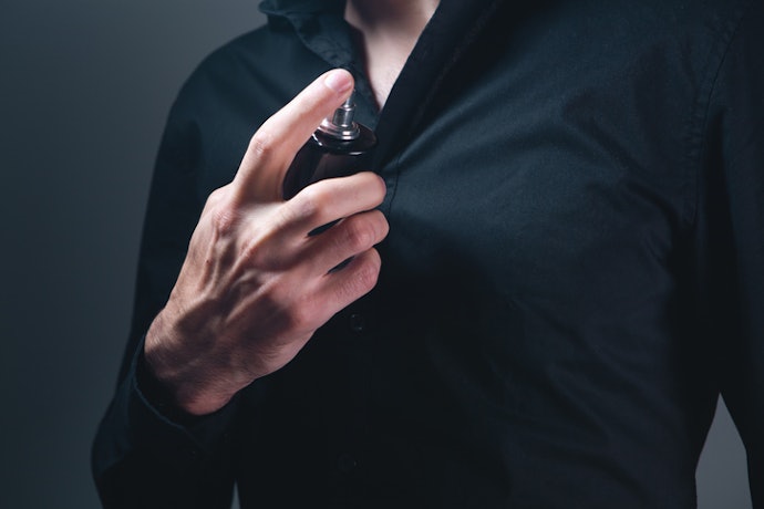 Se Quer um Aroma Complexo e Refinado, Opte por um Perfume Amadeirado Especiado Masculino