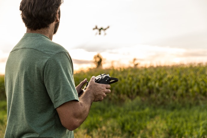 Para Redes Sociais, ou Trabalhos Profissionais de Vídeo, Escolha um Drone 4K com Estabilização