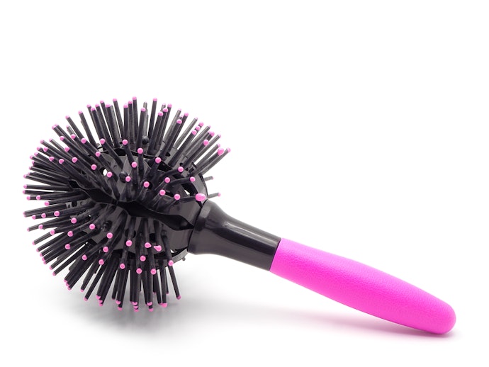 Para Secar o Cabelo de Curvatura Mais Aberta, Escolha uma Escova de Formato Redondo