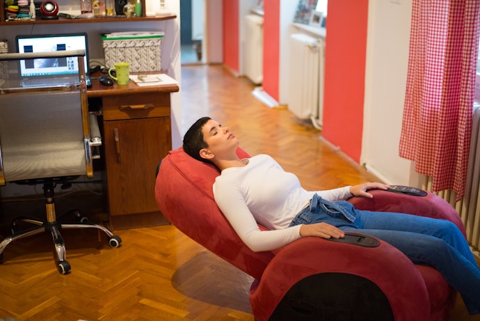 L-Shape: Uma Massagem que Segue a Curvatura da Coluna