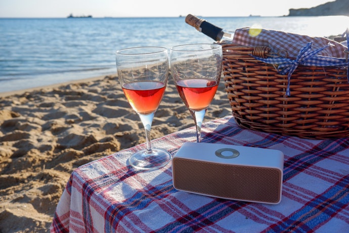 Para Longas Sessões de Música, Priorize Caixas com Bateria de 5.000 mAh ou Mais