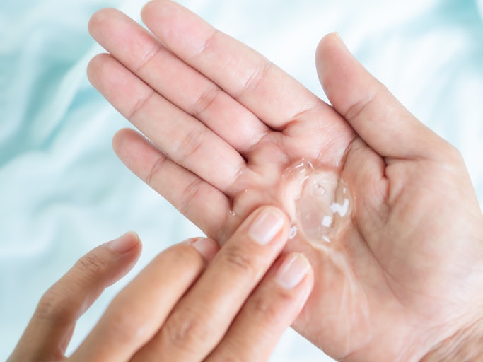 Para Toque Seco e Rápida Absorção, Opte pelos Cremes Antissinais 30 anos em Gel-Creme ou Sérum
