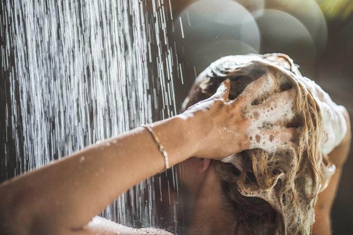 Para Cabelos Quimicamente Tratados, Prefira Shampoos com Ceras e Manteigas na Composição