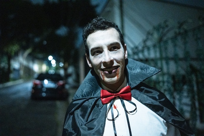 Para Homens, Opte por Fantasias de Halloween de Vampiros ou Personagens de Filmes e Séries