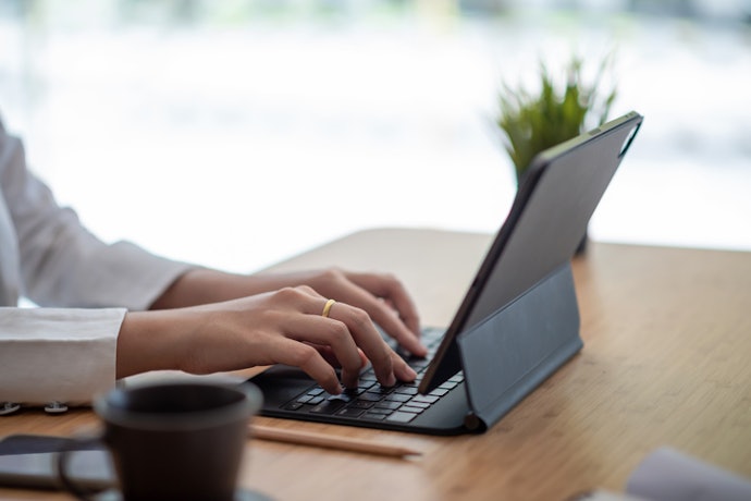Para Encaixe Perfeito, Prefira Capas Teclado Estilo Folio