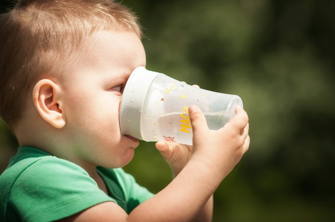 Para Bebês Acima de 1 ano, Escolha Copo de Transição 360° Entre 200 ml e 300 ml