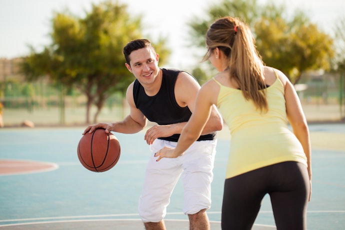 Para Jogar Indoor e Outdoor, Opte pela Bola de Basquete de Material Sintético