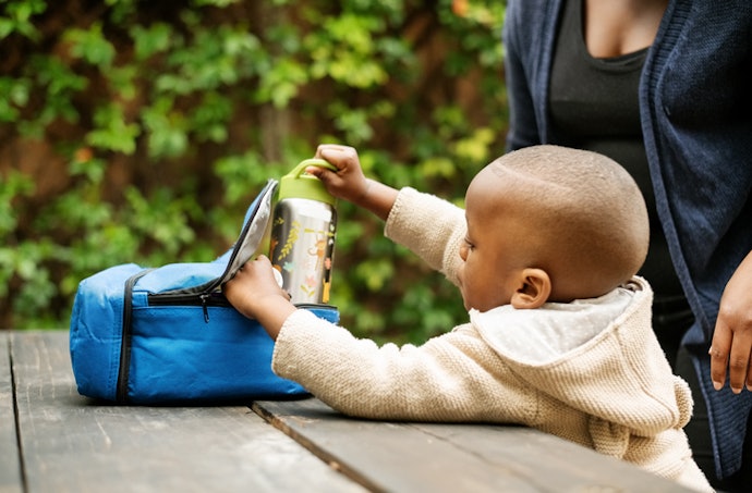 Para Uso em Casa ou Passeios Curtos, Escolha uma Garrafa Térmica Infantil de Até 300 ml