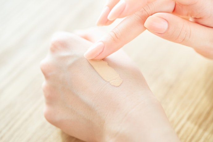 Tem Menos de 30 Anos? Considere as Bases para Pele Seca Semi-Matte