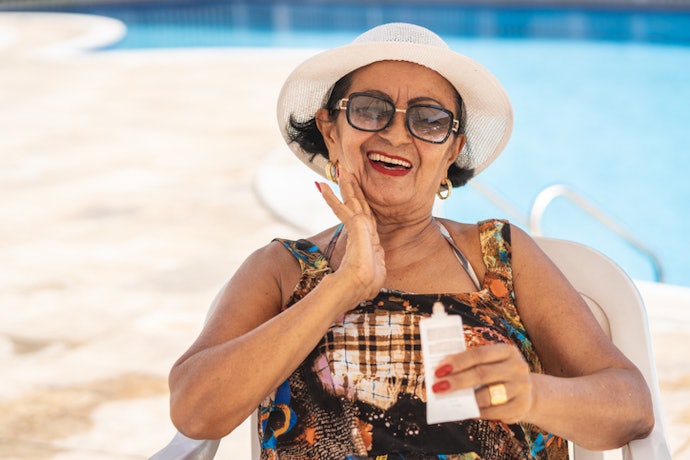 Para Uniformizar o Tom da Pele, Escolha as Loções Hidratantes com Vitamina C e Vitamina E