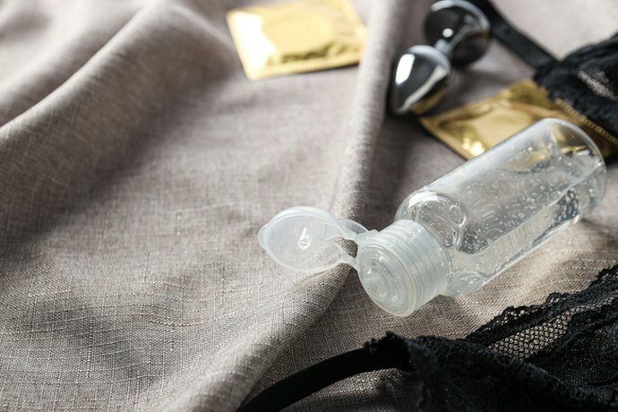 Para Sexo Anal ou Atividades Aquáticas, Prefira um Lubrificante Íntimo de Silicone
