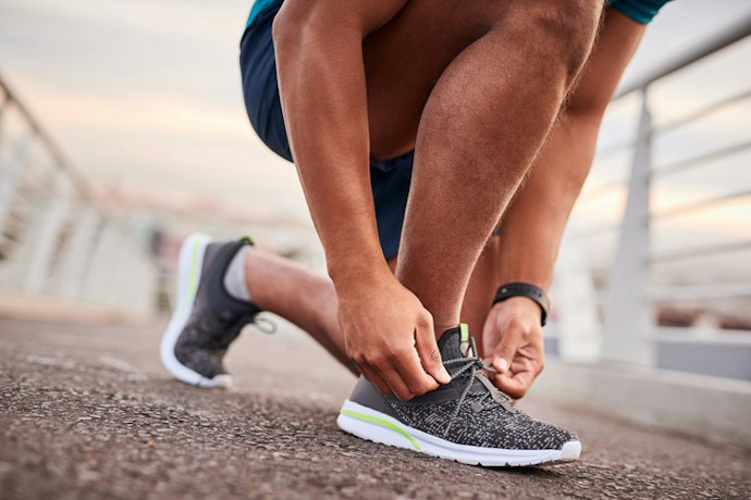 Para Pés Masculinos, Prefira Modelos com Base Larga
