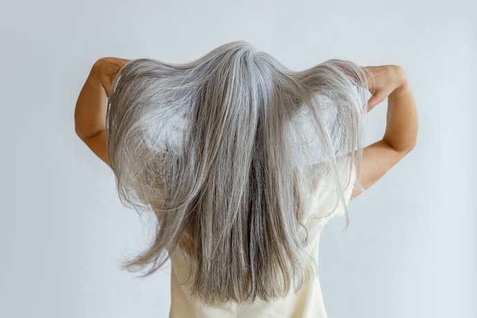 Se Tem Cabelos Secos, Opte por Shampoos Sem Sulfato e com Ativos Hidratantes