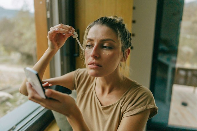 Para Pele Oleosa, Prefira Vitamina C com Ácido Salicílico