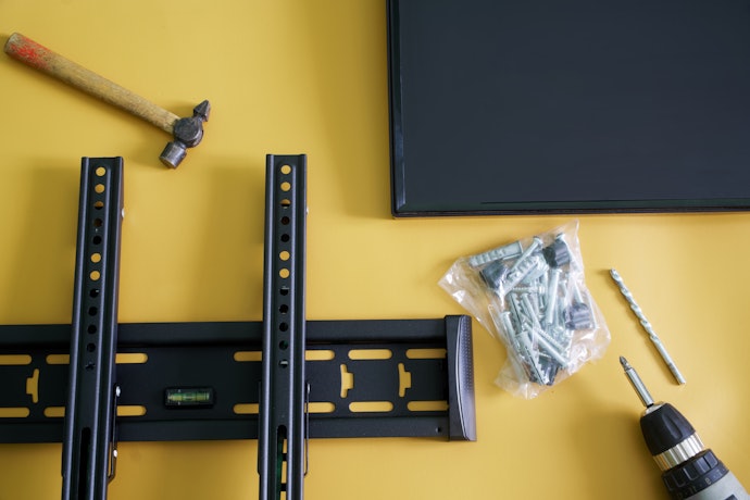 Escolha a Melhor Fixação: Parafuso ou Morsa? Considere os Furos e Espessura da Mesa