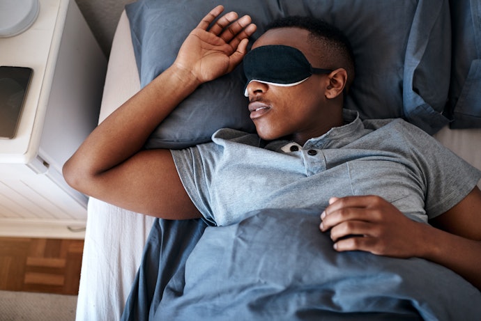 Para Quem Dorme de Costas, Opte por Travesseiro Baixo ou Médio, de 10 a 13 cm