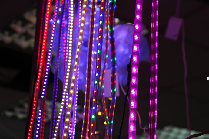 Fita LED RGB ou RGBW: para uma Iluminação mais Colorida
