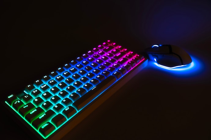 Se Prefere a Mesa do Set Up Mais Organizada, Escolha um Teclado Gamer sem Fio