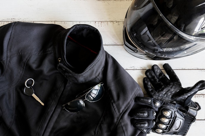 Presente para Namorado que Gosta de Carro ou Moto? Jaqueta ou Carregador Veicular sem Fio